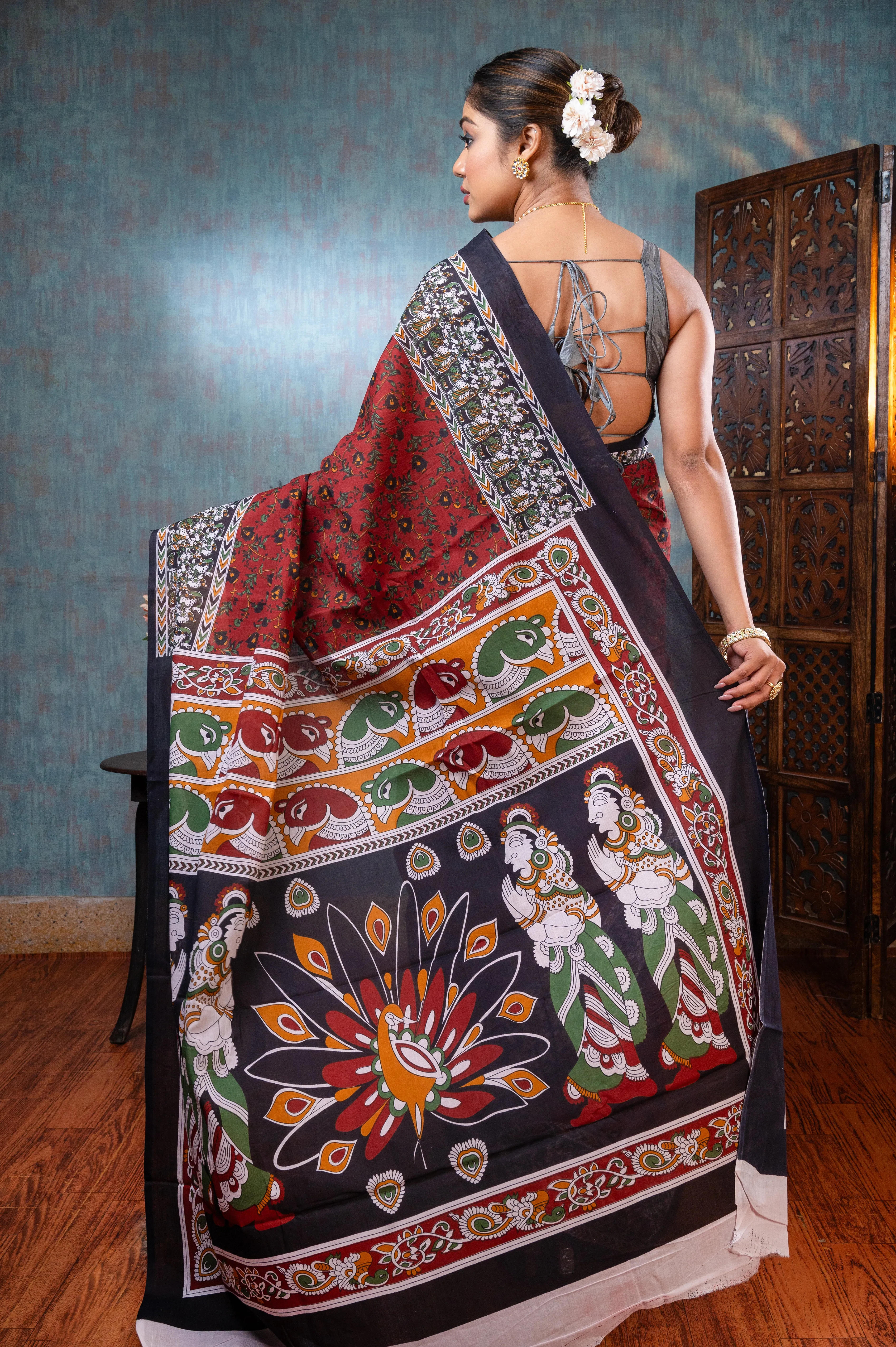 Women Cinnamon Brown Pure Bagru Malmal Cotton Saree With Leave Motifs And Black Border